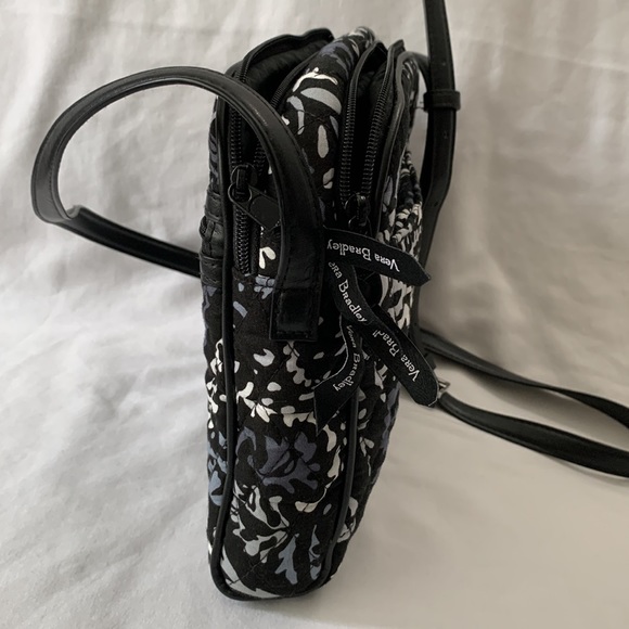 Vera Bradley trimmed CrossBody - Picture 4 of 8
